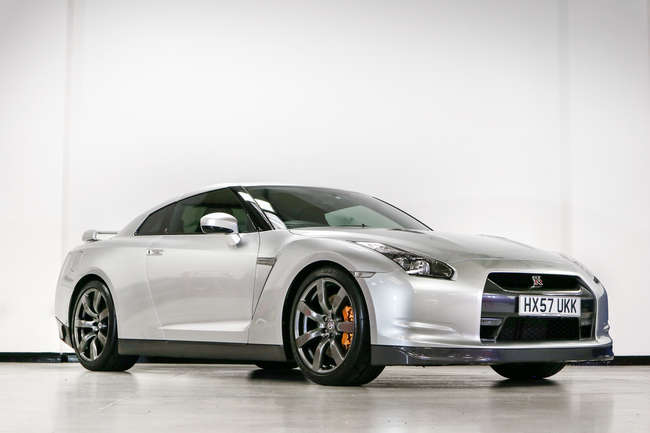 GT-R R35 創刊号 01〜17(02欠番) GT-R R35 創刊号 01〜17(02欠番) 先達の相克を知る─