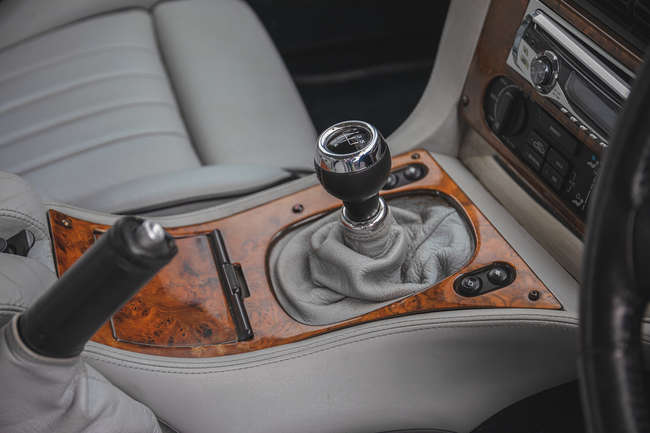1997 Aston Martin V8 Coupe-Auction Lot