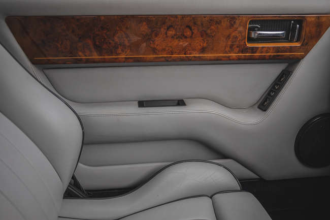 1997 Aston Martin V8 Coupe-Auction Lot