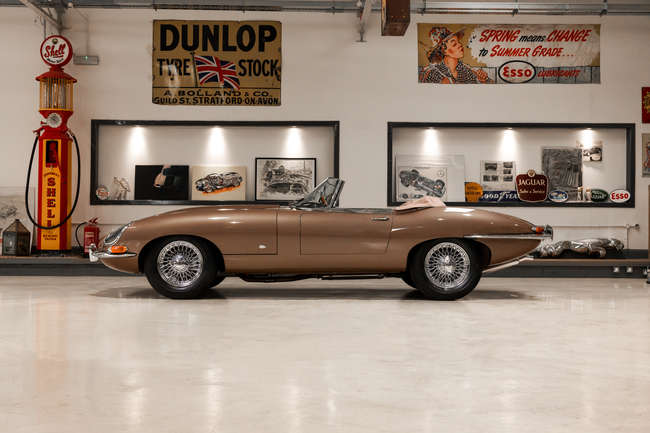 1961 Jaguar E-Type 3.8 'External Bonnet Lock' Roadster - LHD-Auction Lot
