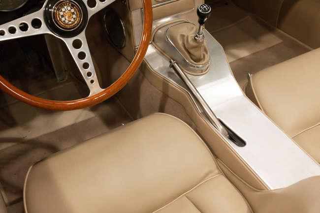 1961 Jaguar E-Type 3.8 'External Bonnet Lock' Roadster - LHD-Auction Lot