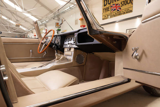 1961 Jaguar E-Type 3.8 'External Bonnet Lock' Roadster - LHD-Auction Lot