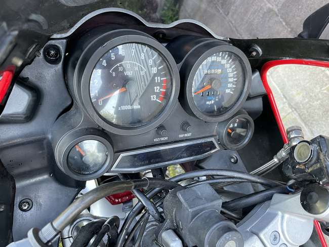 1985 Kawasaki GPZ600R -Sold