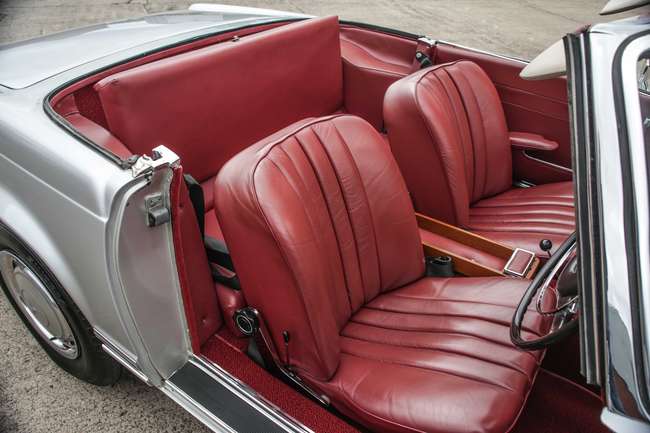 1968 Mercedes-Benz 280SL 'Pagoda' 2+2 (W113) -Sold