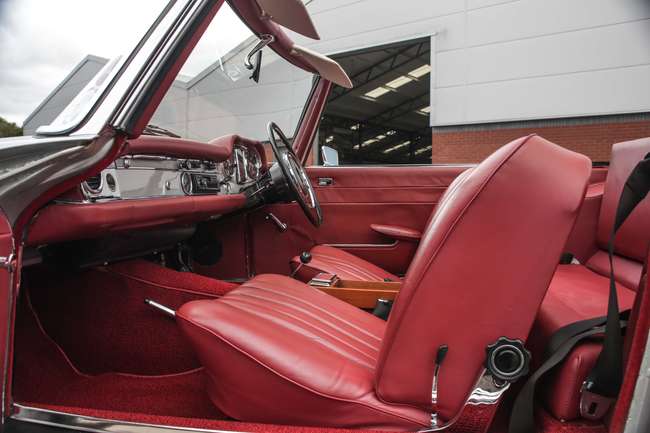 1968 Mercedes-Benz 280SL 'Pagoda' 2+2 (W113) -Sold