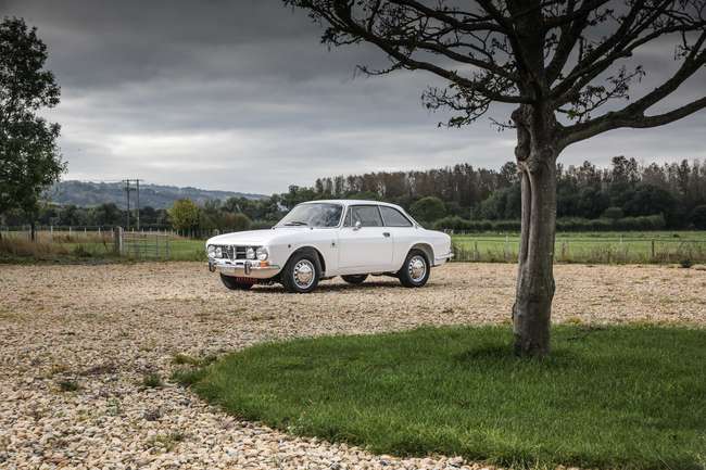 1971 Alfa Romeo 1750 GTV Series 2 (105)-Sold