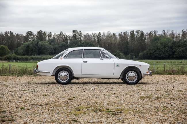 1971 Alfa Romeo 1750 GTV Series 2 (105)-Sold