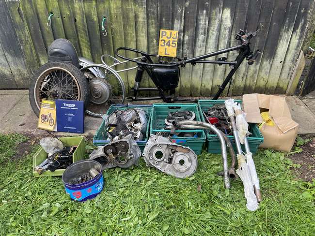 1973 Triumph T100R Daytona 490cc-Sold