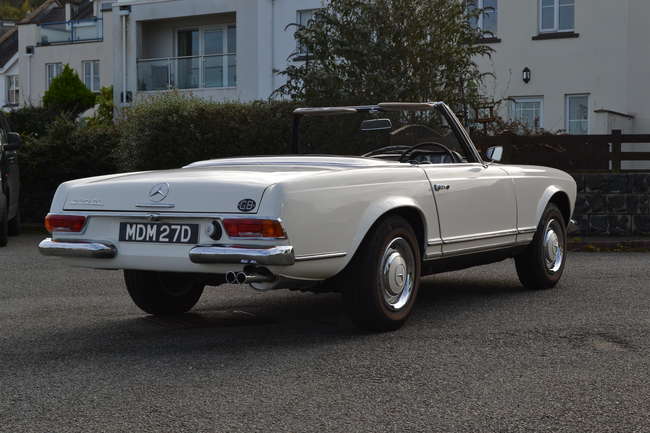 1966 Mercedes-Benz 230 SL Pagoda-Auction Lot