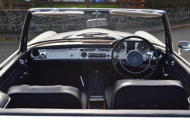 1966 Mercedes-Benz 230 SL Pagoda-Auction Lot
