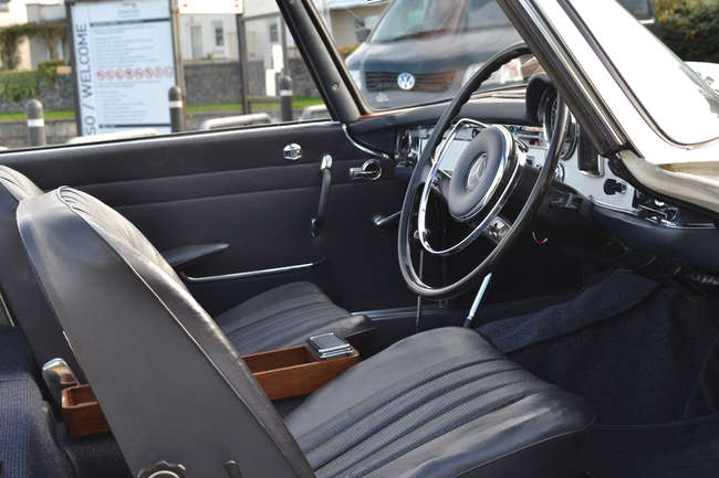 1966 Mercedes-Benz 230 SL Pagoda-Auction Lot