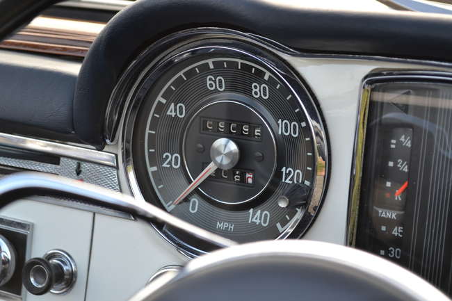 1966 Mercedes-Benz 230 SL Pagoda-Auction Lot