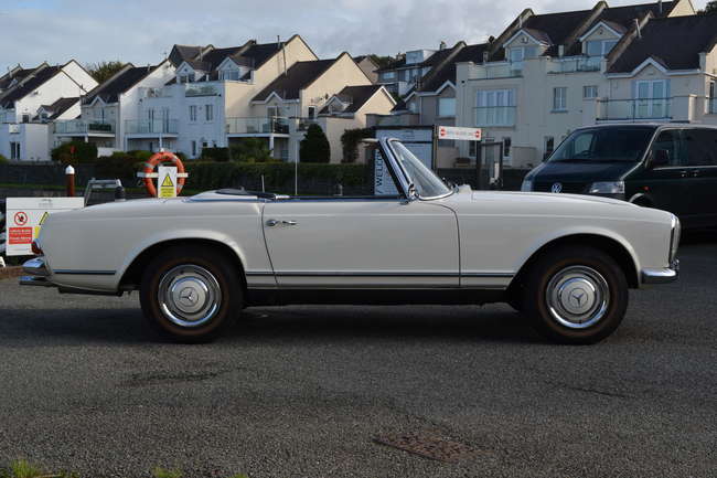 1966 Mercedes-Benz 230 SL Pagoda-Auction Lot