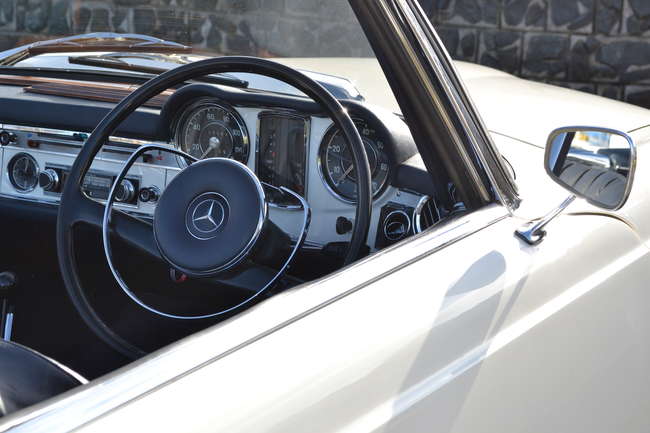 1966 Mercedes-Benz 230 SL Pagoda-Auction Lot