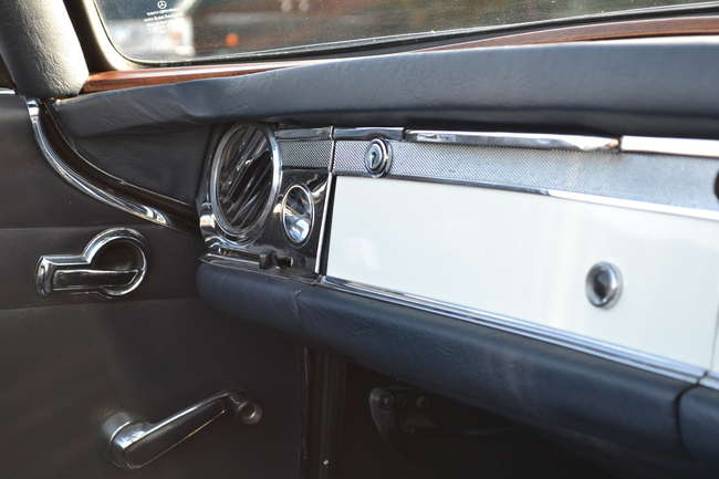 1966 Mercedes-Benz 230 SL Pagoda-Auction Lot