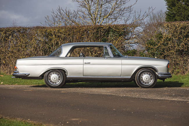 1971 Mercedes-Benz 280 SE Coupe  (W111)-Sold