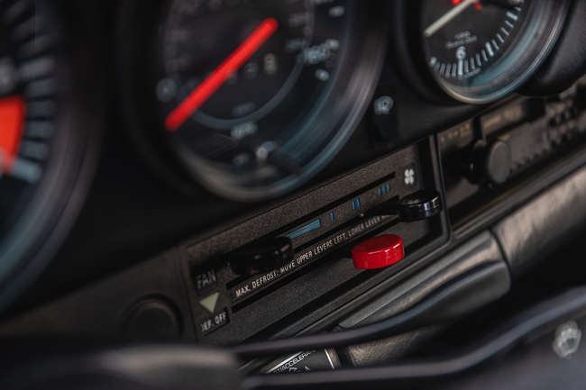 1985 Porsche 911 3.2 Carrera Targa-Sold