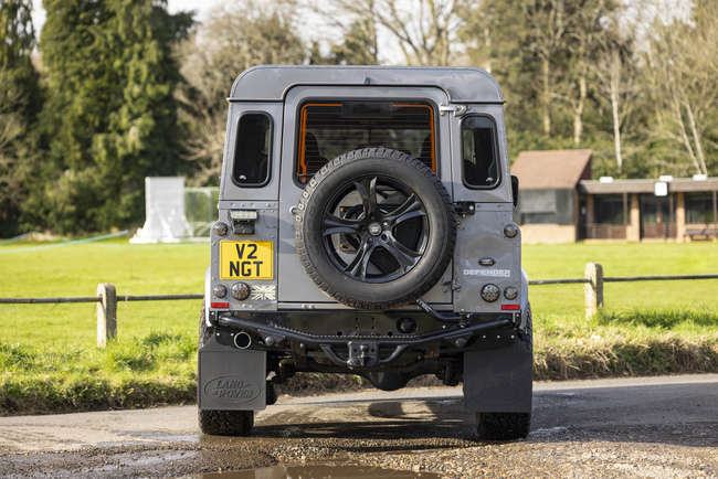 2010 Land Rover Defender 110 XS 3.2-Auction Lot