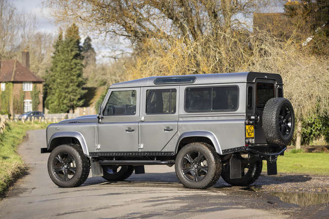 2010 Land Rover Defender 110 XS 3.2-Auction Lot