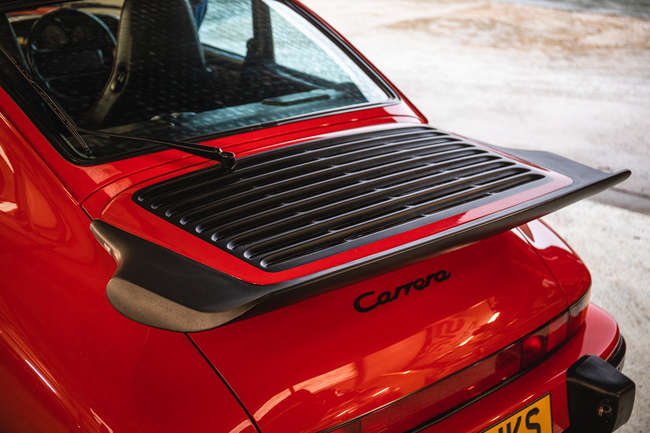 Modellino Auto Porsche 911 Carrera Coupé 3.2 1988 Scala 1:18 KK-Scale – Bianco