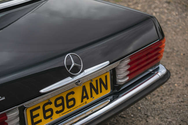 1987 Mercedes-Benz 420 SL (R107)-Auction Lot