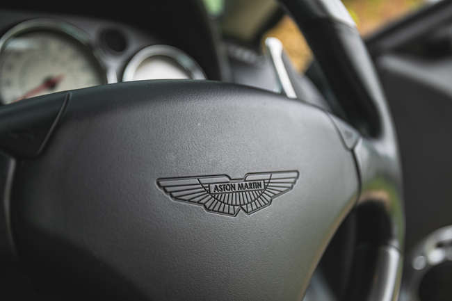 2005 Aston Martin Vanquish S 2+2-Auction Lot