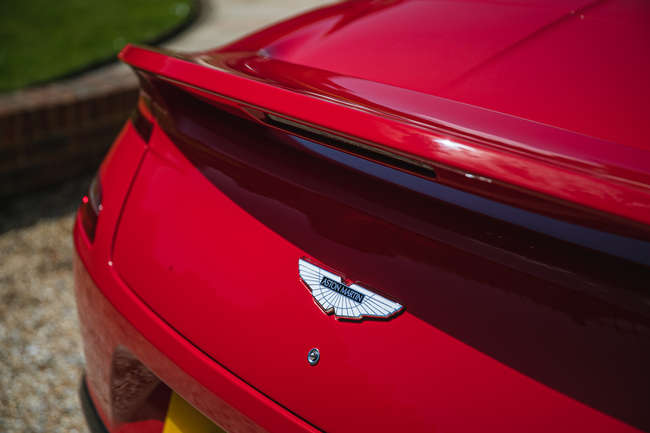 2014 Aston Martin Vanquish V12 Volante-Auction Lot