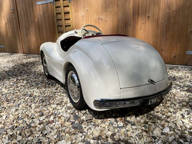Austin J40 Pedal Car Fastidiously Restored-Auction Lot