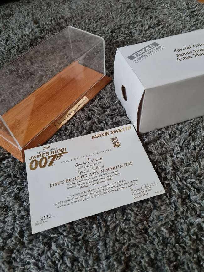 Danbury Mint 22ct Gold Plated James Bond Aston Martin DB5-Sold