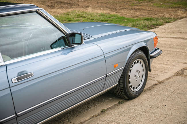 1989 Mercedes-Benz 300SL (R107)      -Sold