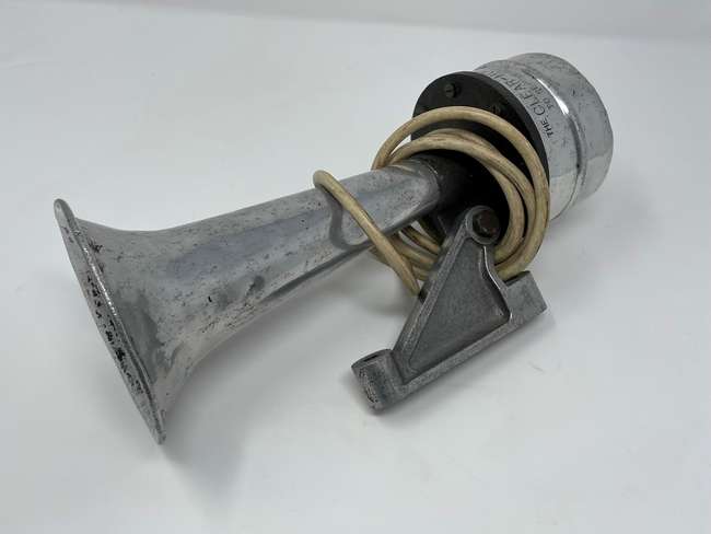 Early Vintage Motor Horn “Does Give a Hoot” -Auction Lot