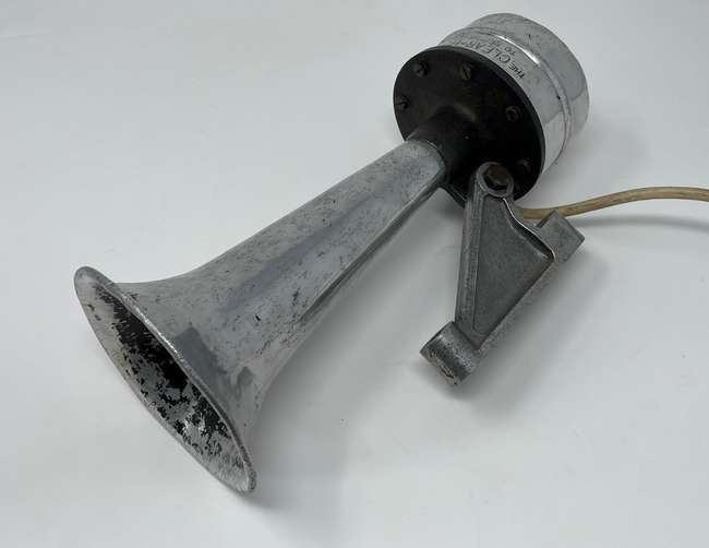 Early Vintage Motor Horn “Does Give a Hoot” -Auction Lot