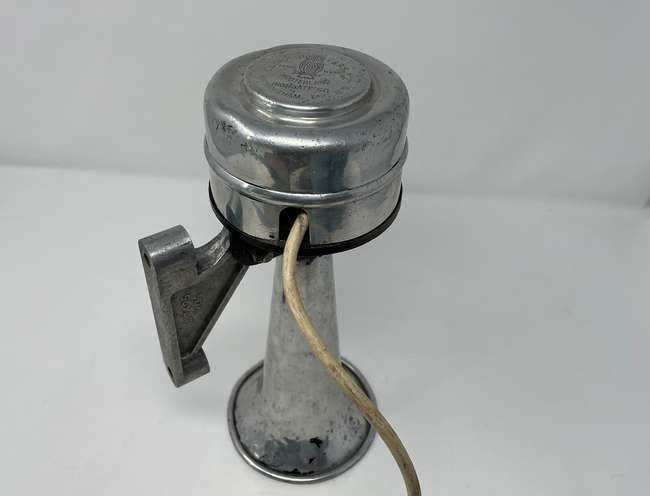 Early Vintage Motor Horn “Does Give a Hoot” -Auction Lot