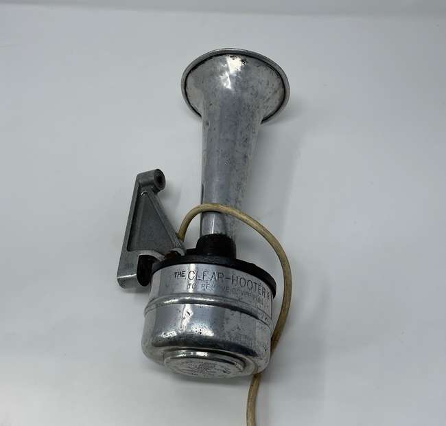 Early Vintage Motor Horn “Does Give a Hoot” -Auction Lot