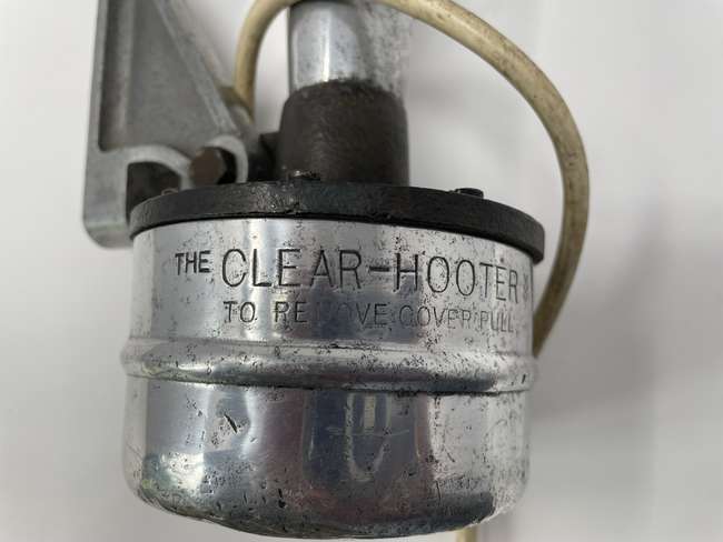 Early Vintage Motor Horn “Does Give a Hoot” -Auction Lot