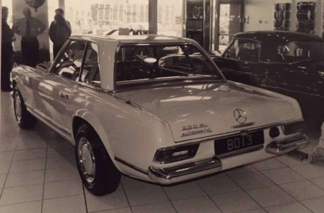 1966 Mercedes-Benz 230SL (W113) 'Pagoda' - ex Sir Stirling M-Sold