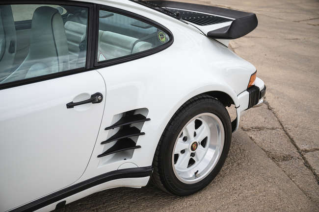 1989 Porsche 911 (930) Turbo LE-Sold