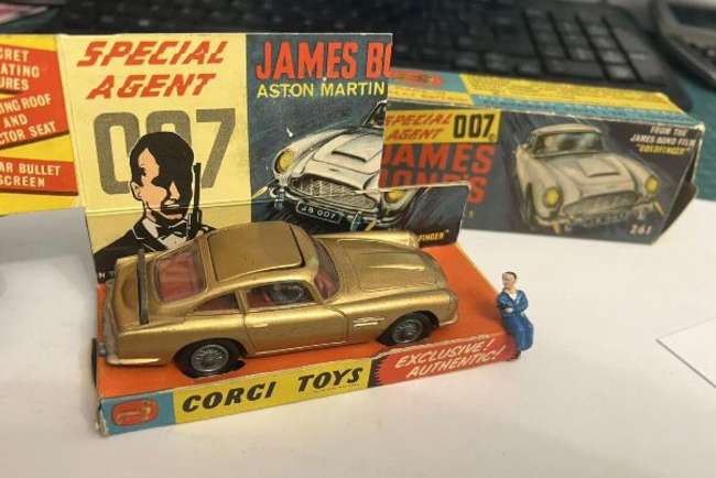 An Original 1/43rd Scale 1965 Corgi (261) James Bond 007 Ast-Sold
