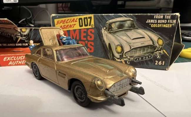 An Original 1/43rd Scale 1965 Corgi (261) James Bond 007 Ast-Sold
