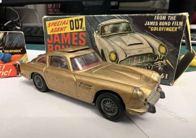 An Original 1/43rd Scale 1965 Corgi (261) James Bond 007 Ast-Sold