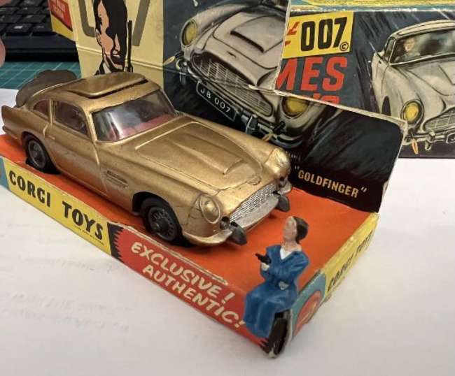 An Original 1/43rd Scale 1965 Corgi (261) James Bond 007 Ast-Sold