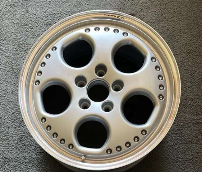 Lamborghini Diablo Roadster Front Wheel-Auction Lot