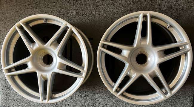 A Pair of Ferrari Enzo Front Wheels-Auction Lot