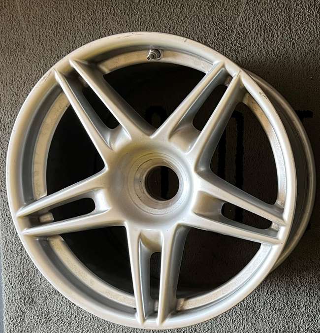 A Pair of Ferrari Enzo Front Wheels-Auction Lot