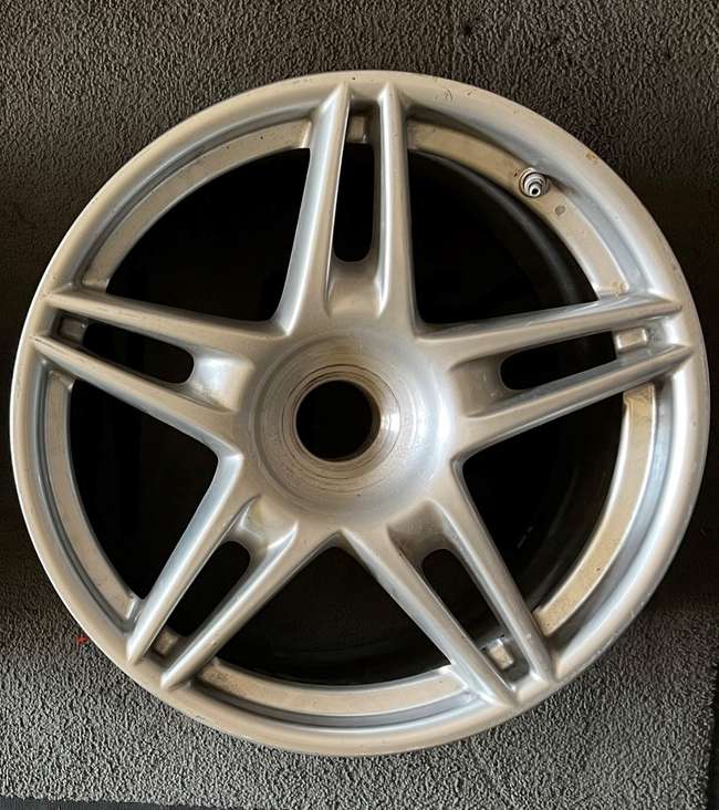 A Pair of Ferrari Enzo Front Wheels-Auction Lot
