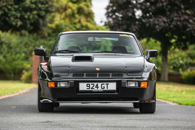 MCG 1/18 - Porsche 924 Carrera GT Black 1981 Diecast Scale model car