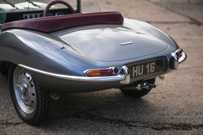 Exquisite Electric 1:2,5 Scale Model Jaguar E-Type Series 1 -Auction Lot