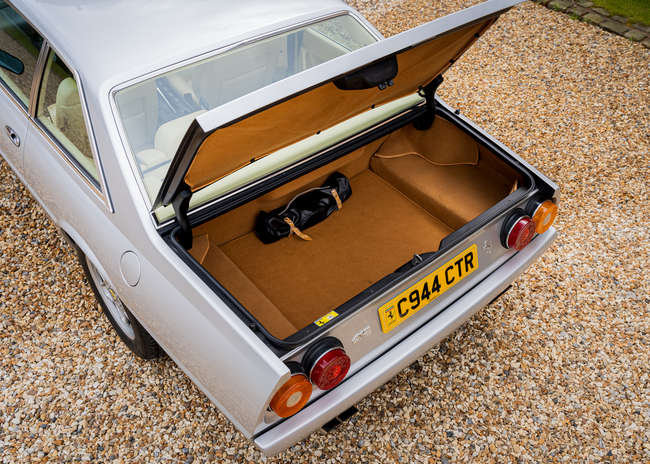 1986 Ferrari 412 Manual - 9,627 miles -Sold