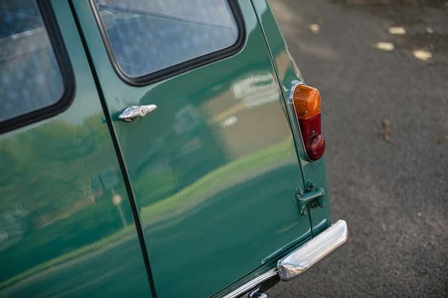 1964 Morris Mini-Minor Traveller-Auction Lot