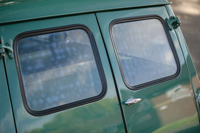 1964 Morris Mini-Minor Traveller-Auction Lot